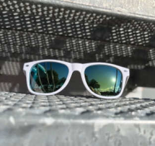 Wayfarer white mirror